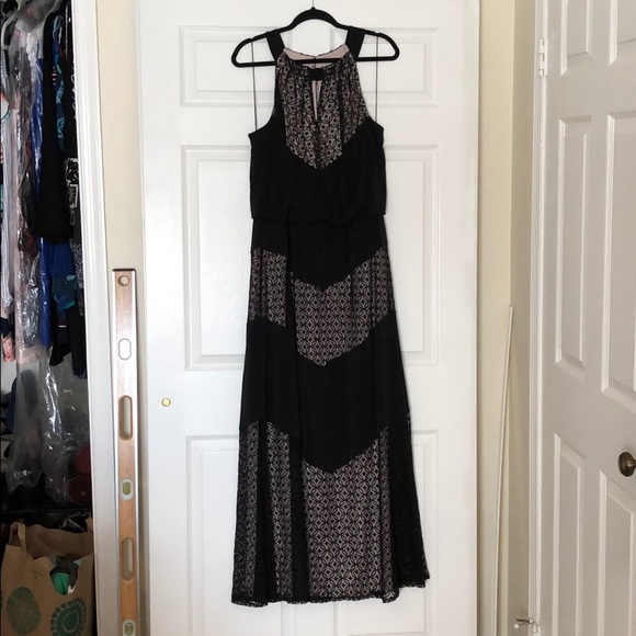 London Times Black Lace Overlay Over Tan Gown - Picture 2 of 6